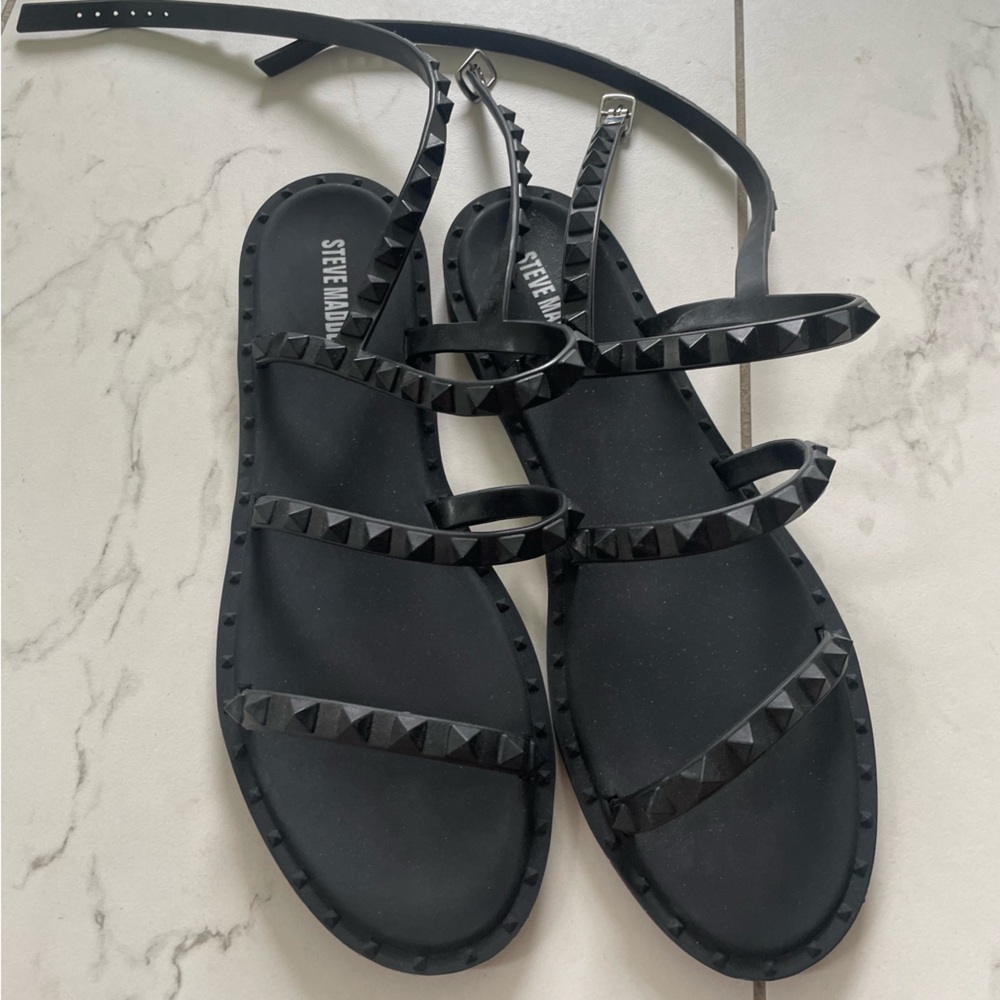 Steve Madden Women Srudded Gladiator Sandals shoes Flats sz 8 nwot